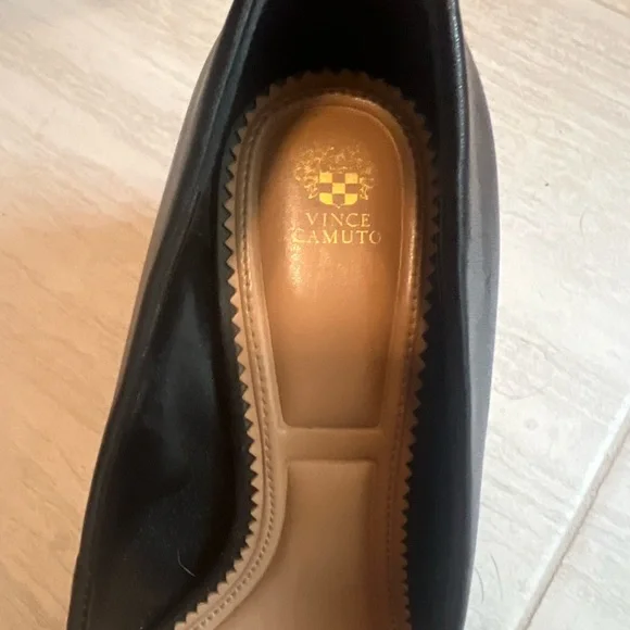 Vince Camuto Black Geometric Heel Pumps - Picture 4 of 4